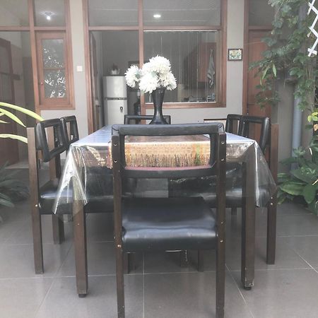De Riau Guesthouse Bandung Bagian luar foto