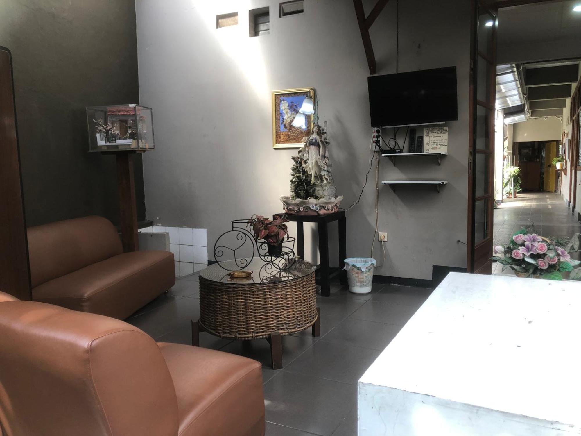 De Riau Guesthouse Bandung Bagian luar foto