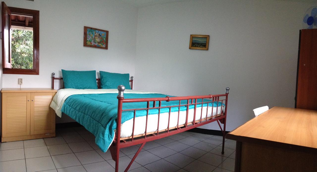 De Riau Guesthouse Bandung Ruang foto