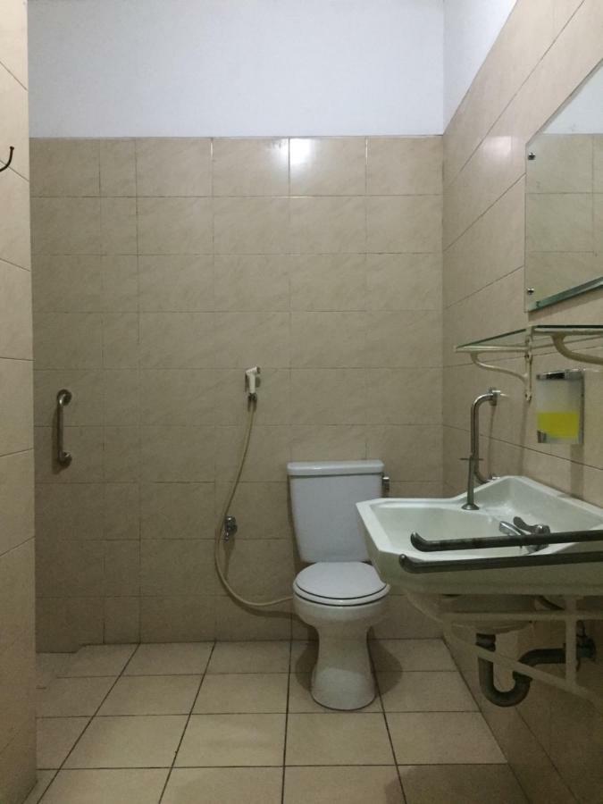 De Riau Guesthouse Bandung Bagian luar foto